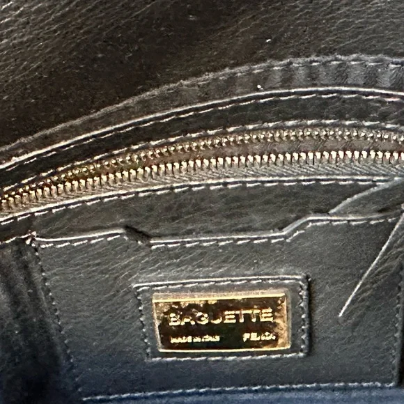 Fendi BAGUETTE LEATHER HANDBAG - Picture 10 of 16